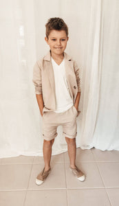 Kostiumas berniukui su šortais, smėlio spalvos - rzstyle.lt