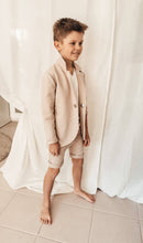 Įkelkite vaizdą į galerijos peržiūros programą, Kostiumas berniukui su šortais, smėlio spalvos - rzstyle.lt