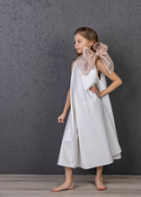 Įkelkite vaizdą į galerijos peržiūros programą, Balta suknelė mergaitei - rzstyle.lt